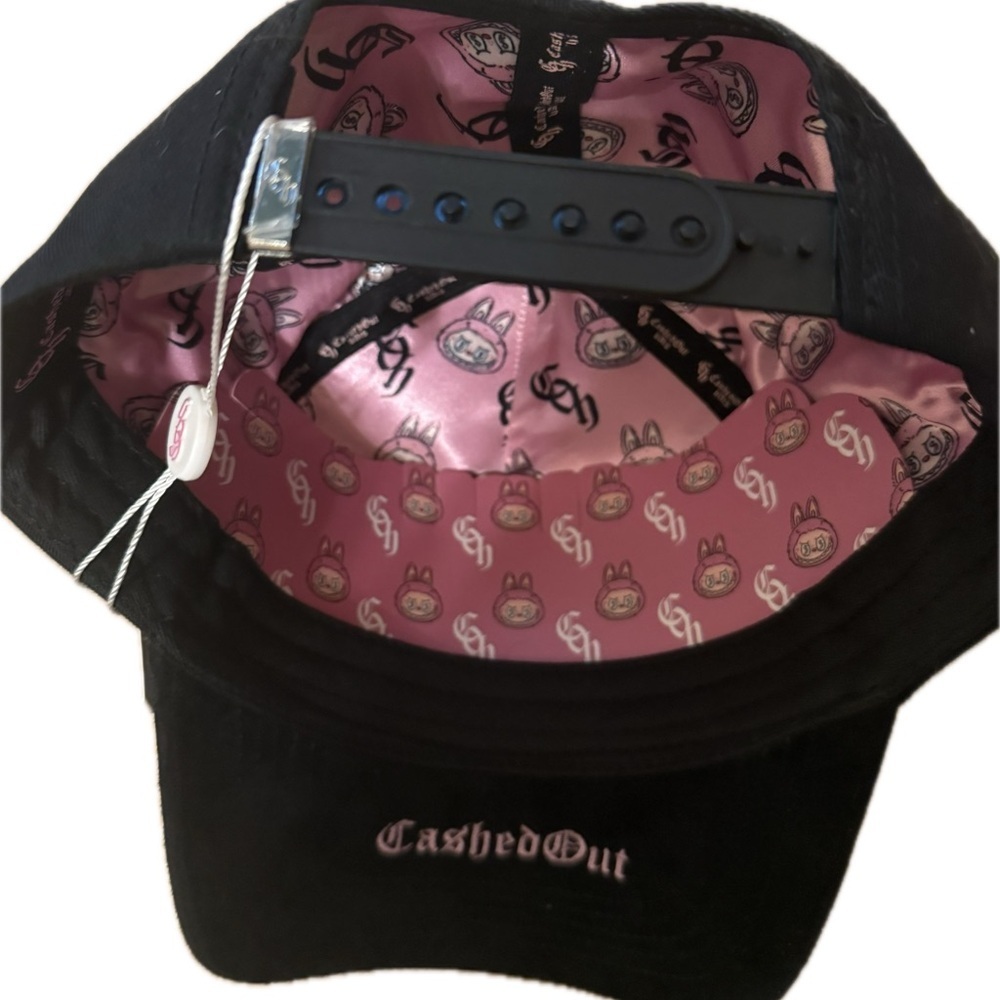 Black Cap with Pink LA CASHED OUT MONSTERS labubu - Picture 7 of 9